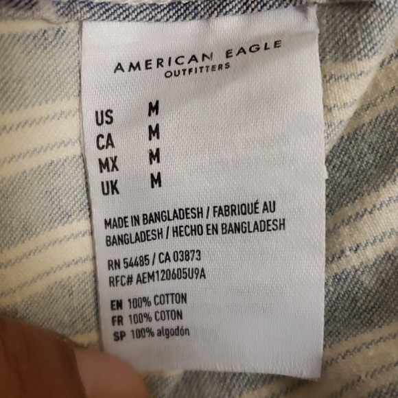 AE Oxford Button-Up Shirt - Picture 7 of 9